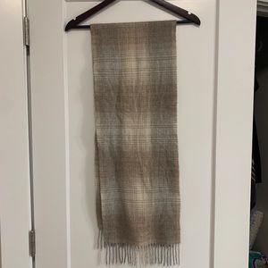 Cashmere scarf